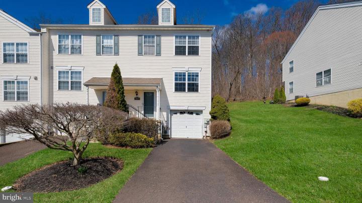 Photo of 4570 Louise Saint Claire Dr