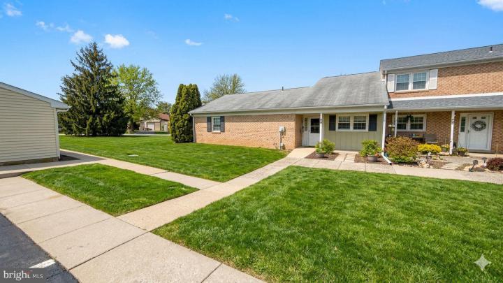 Photo of 49 Fair Isle Circle, Chalfont PA