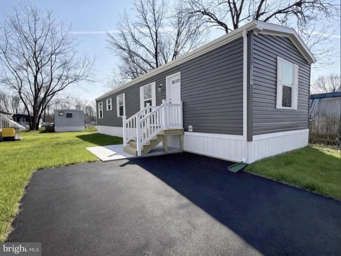 Photo of 6327 Fuller Drive