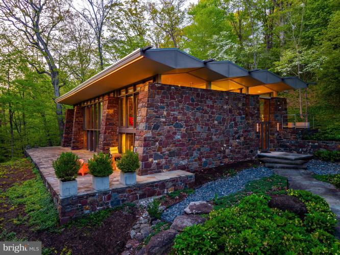Photo of 372 Brownsburg Road, Newtown PA