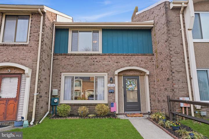 Photo of 1016 Weybridge Court