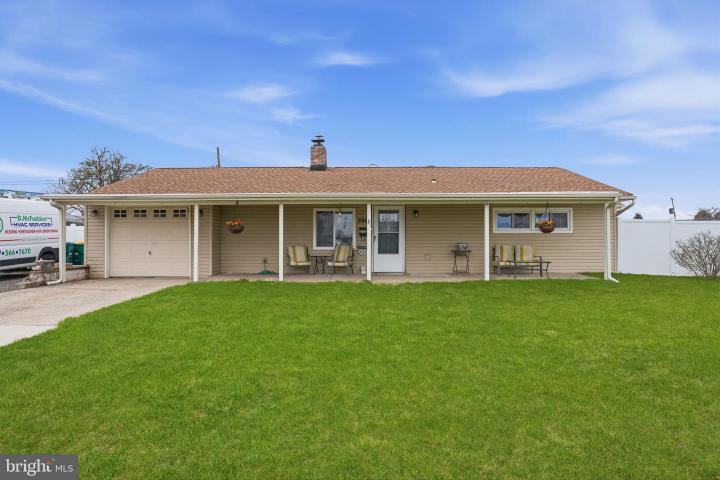 Photo of 396 Pinewood Drive, Levittown PA