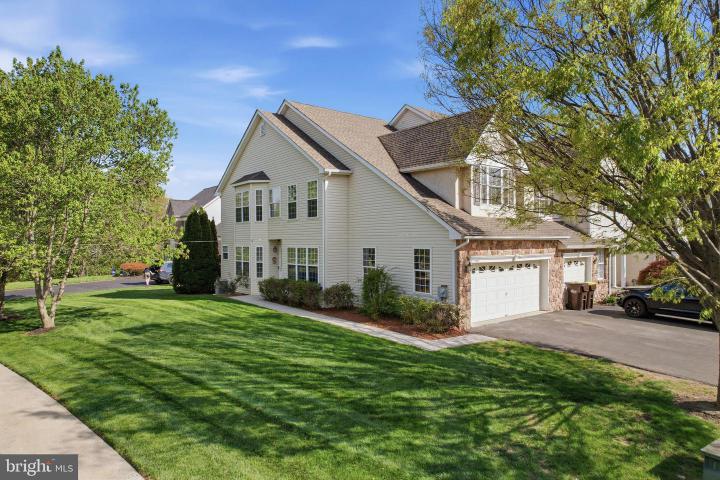 Photo of 1402 Heron Way