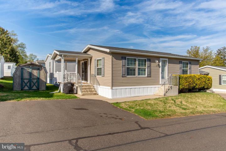 Photo of 2304 Brownsville Road Loth9