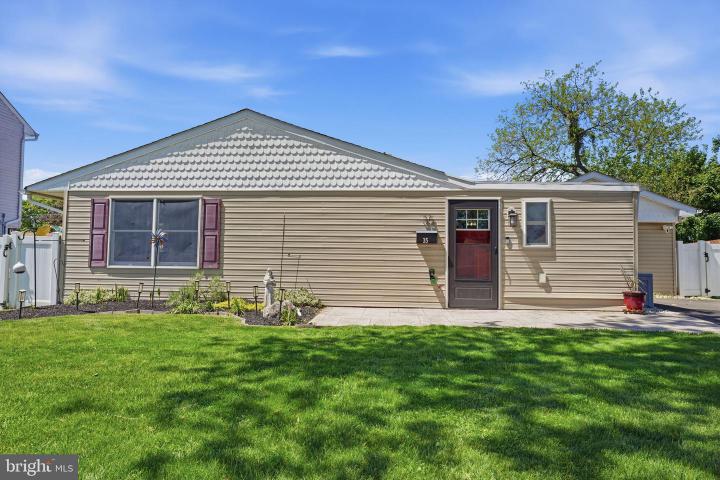 Photo of 35 Ember Lane