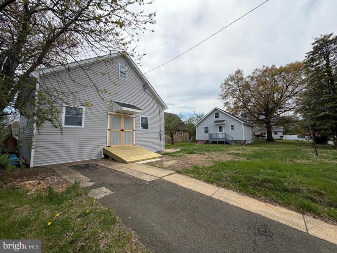 Photo of 541 Wicker Avenue