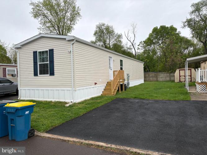 Photo of 9917 Lindley Drive