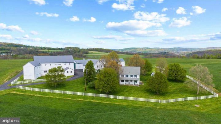 Photo of 215 Nockamixon Road, Kintnersville PA