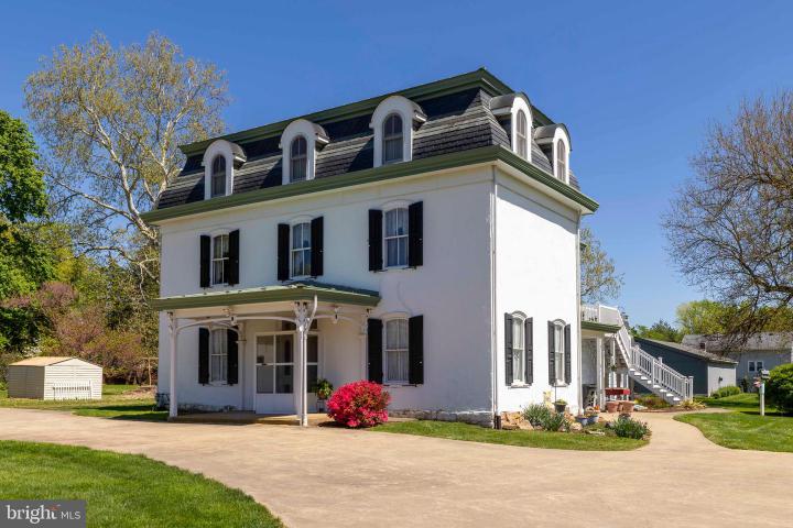 Photo of 113 N 2nd Street Pike