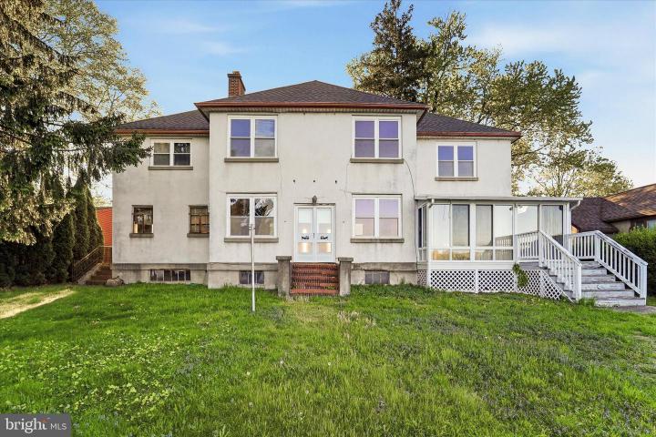Photo of 6514 N Radcliffe Street