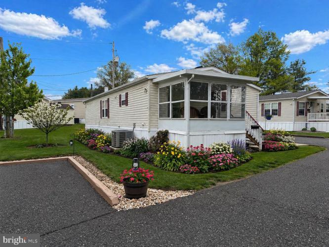 Photo of 3013 Walnut Lane, Telford PA