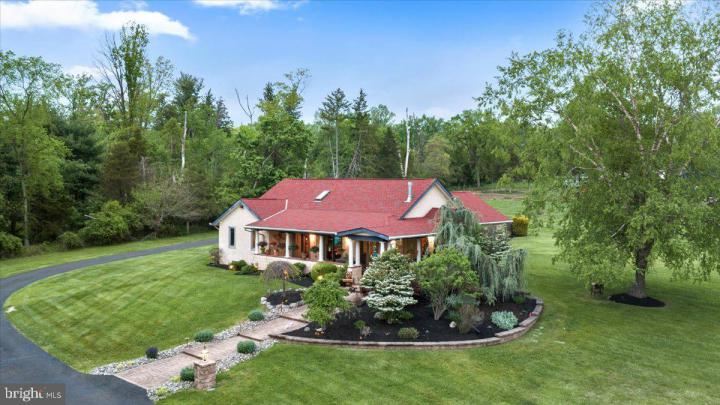 Photo of 1121 Swamp Road