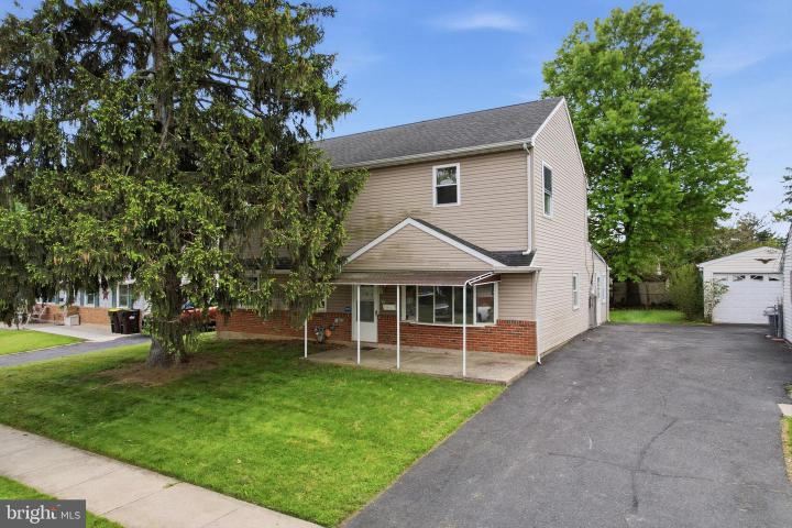Photo of 3824 Kingston Way