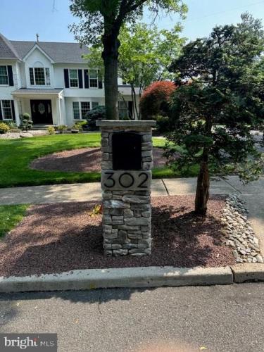 Photo of 302 Mallard Lane