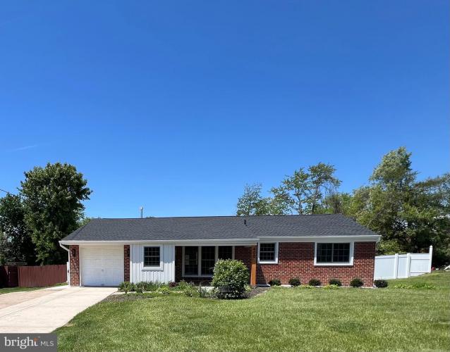 Photo of 400 Deb Lane