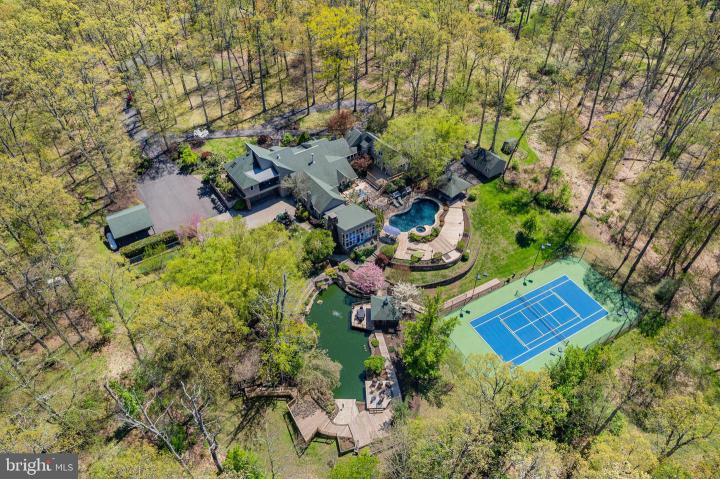 Photo of 2094 Aquetong Road