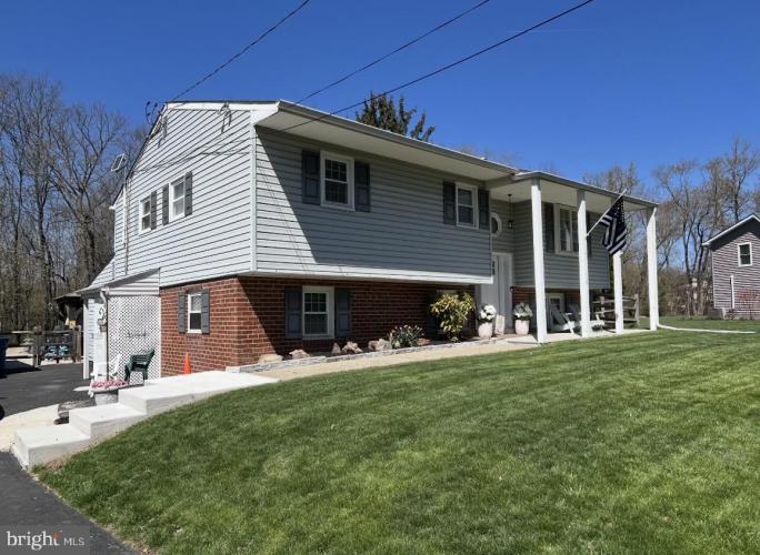 Photo of 129 Blue Jay Road, Chalfont PA