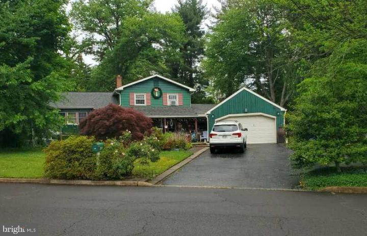 Photo of 700 Gordon Drive