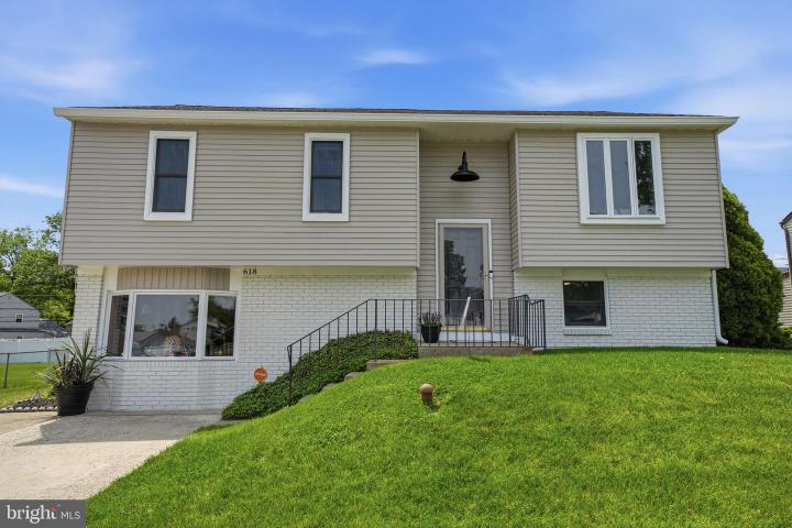 Photo of 618 S Oxford Valley Road