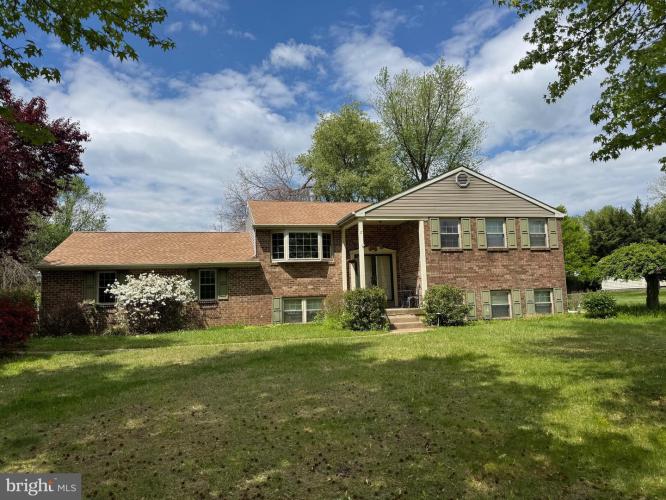 Photo of 17 E Pickering Bend