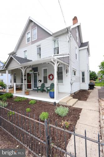 Photo of 659 Belmont Avenue