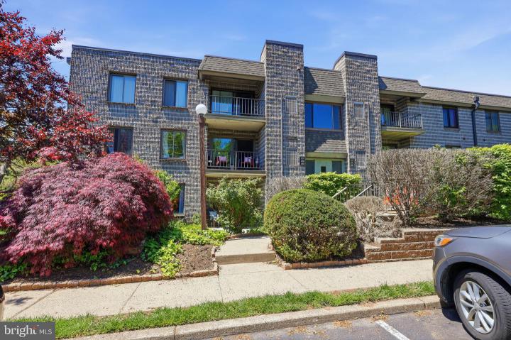 Photo of 265 E Village Road
