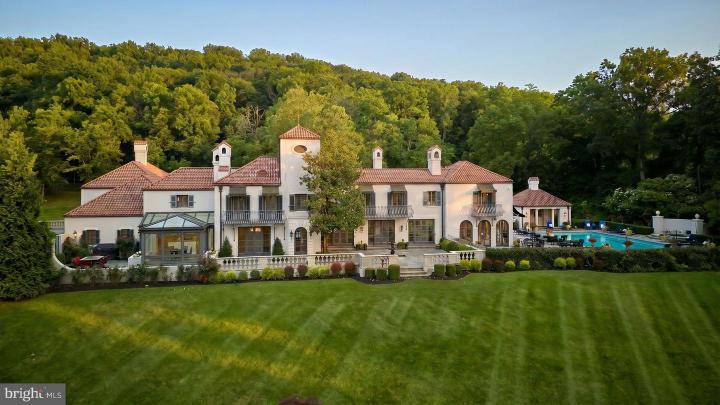 Photo of 3052 River Road