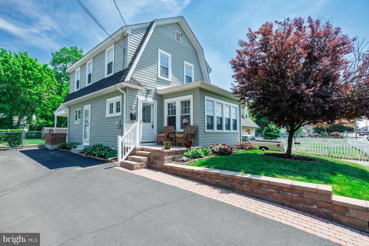 Photo of 561 Bellevue Avenue