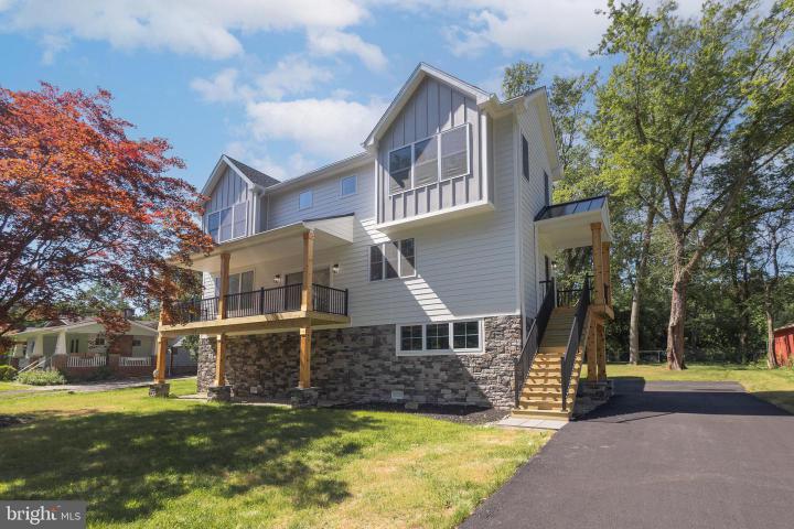 Photo of 1764 River Road