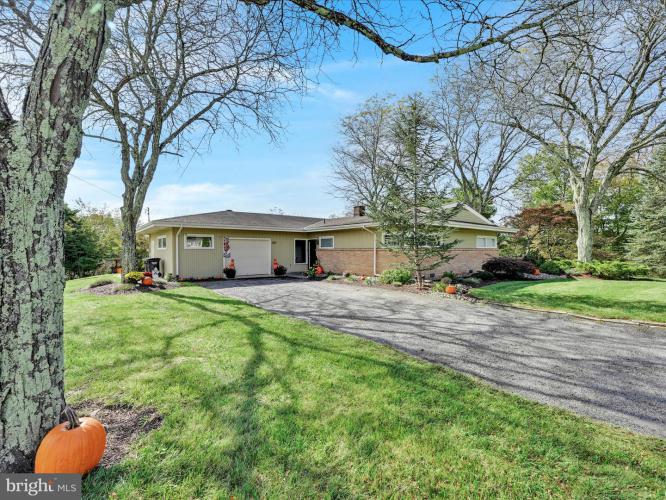 Photo of 587 Mahoning Drive, Lehighton PA