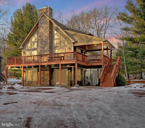 Photo of 136 Pineknoll Drive