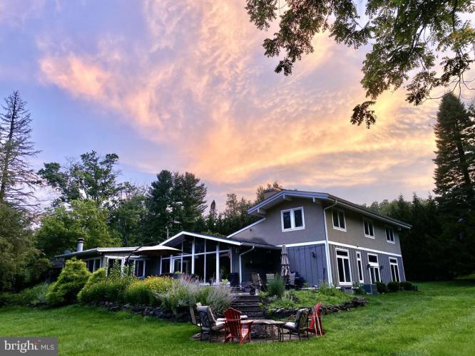 337 Lindsey Drive, Berwyn PA 19312 for sale by EveryHome Realtors