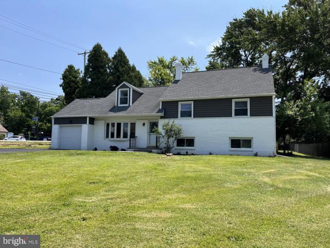 5 S Spring Lane, Phoenixville PA 19460 for sale by EveryHome Realtors