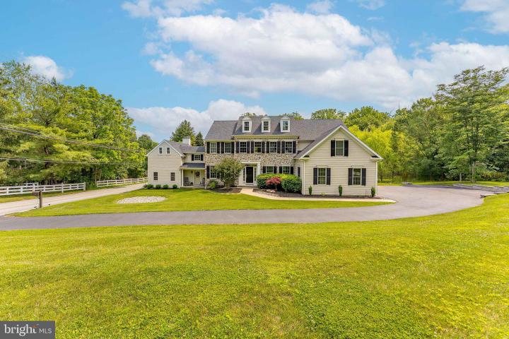 Photo of 975 S Waterloo Road