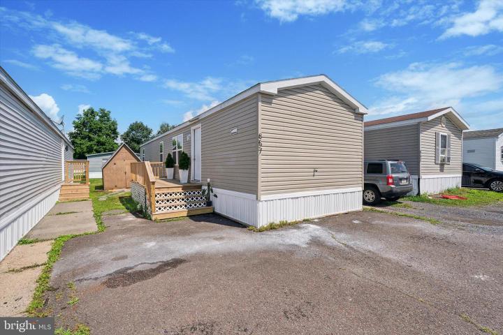 Photo of 857 Buttonwood Avenue