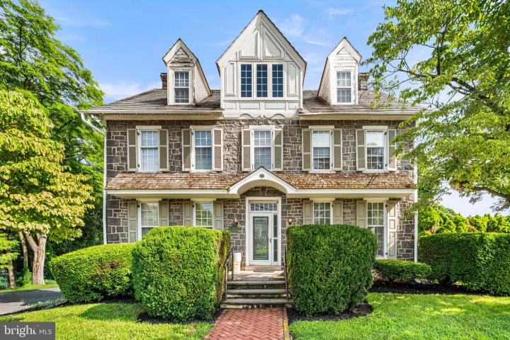 Photo of 28 W Main Street, Elverson PA