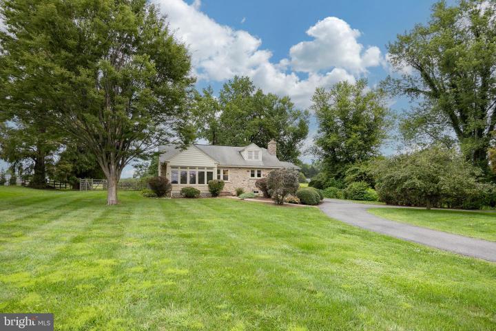 Photo of 307 E Street Road, Kennett Square PA