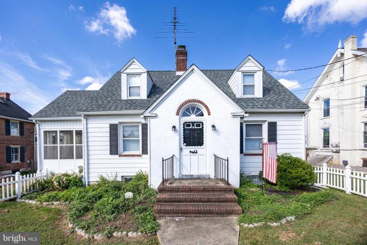 Photo of 200 Pennsylvania Avenue, Avondale PA