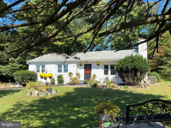 Photo of 191 W Street Road