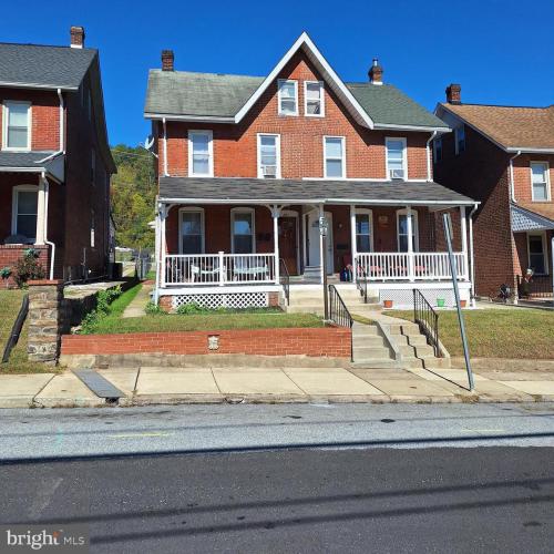 Photo of 381 Charles Street
