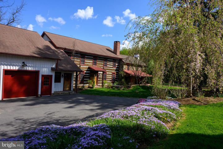 Photo of 201 Pine Swamp Road