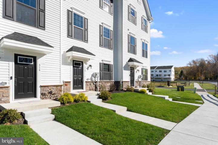 Photo of 316 Longs Peak Way