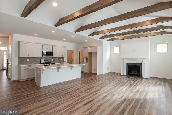 Photo of 605 Greenbriar Path