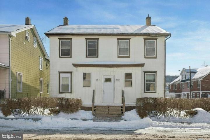 Photo of 702 E Chestnut Street