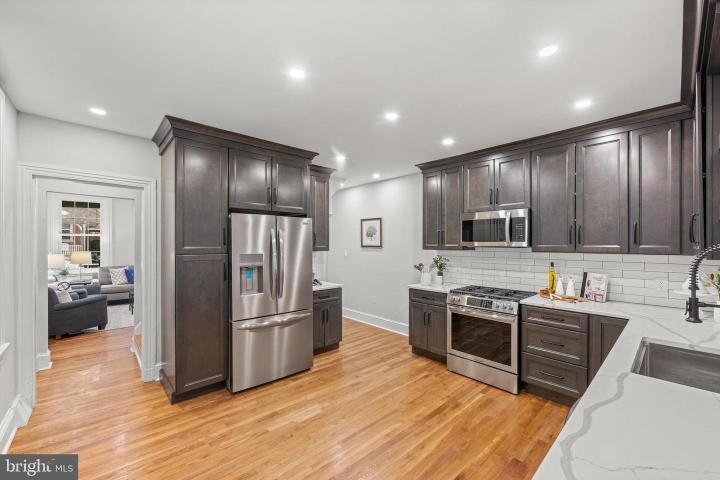 Photo of 222 W Barnard Street