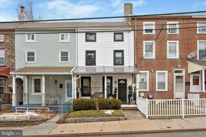 Photo of 305 W Chestnut Street