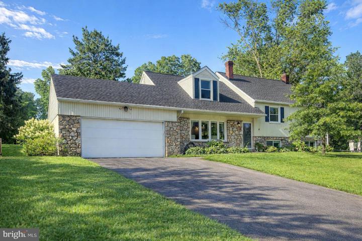 Photo of 41 S Spring Lane, Phoenixville PA