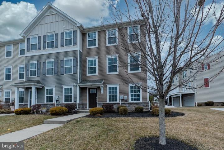 Photo of 100 N Harner Boulevard