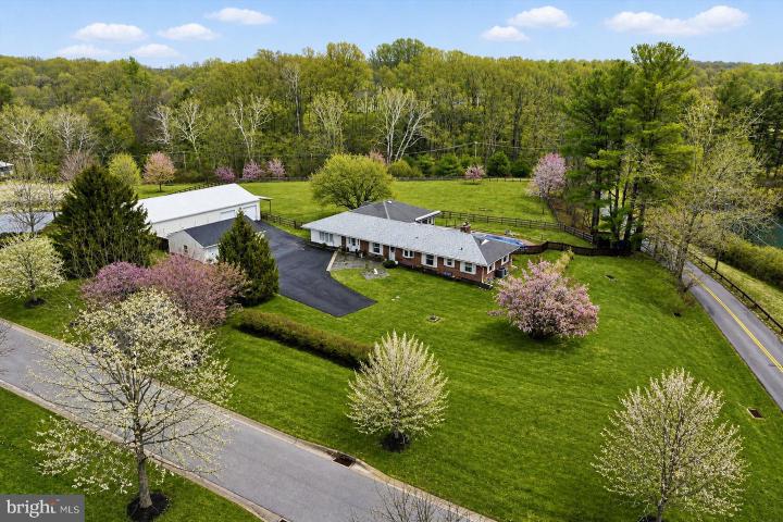 Photo of 875 Locust Grove Road