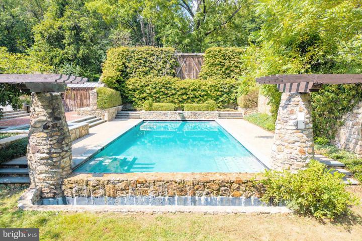 Photo of 580 Reeds Road